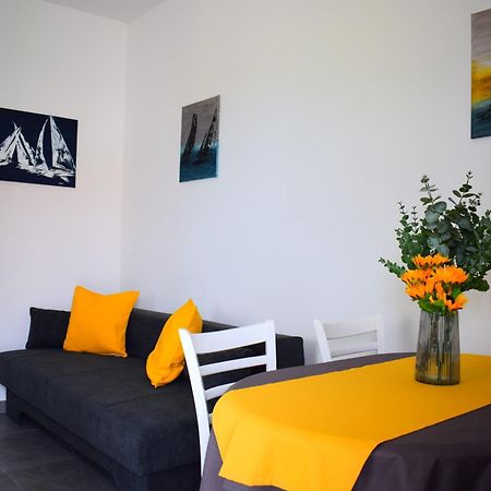 Apartments Maestral Малинска Экстерьер фото