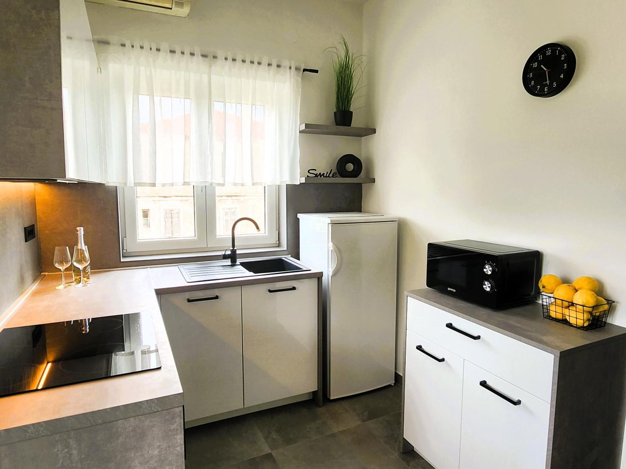 Apartments Maestral Малинска Экстерьер фото