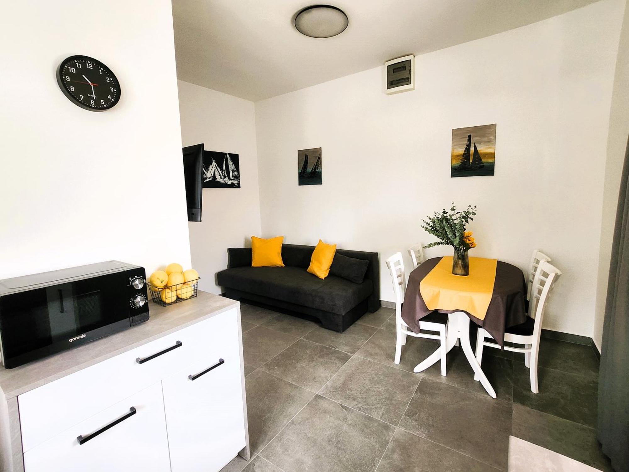 Apartments Maestral Малинска Экстерьер фото