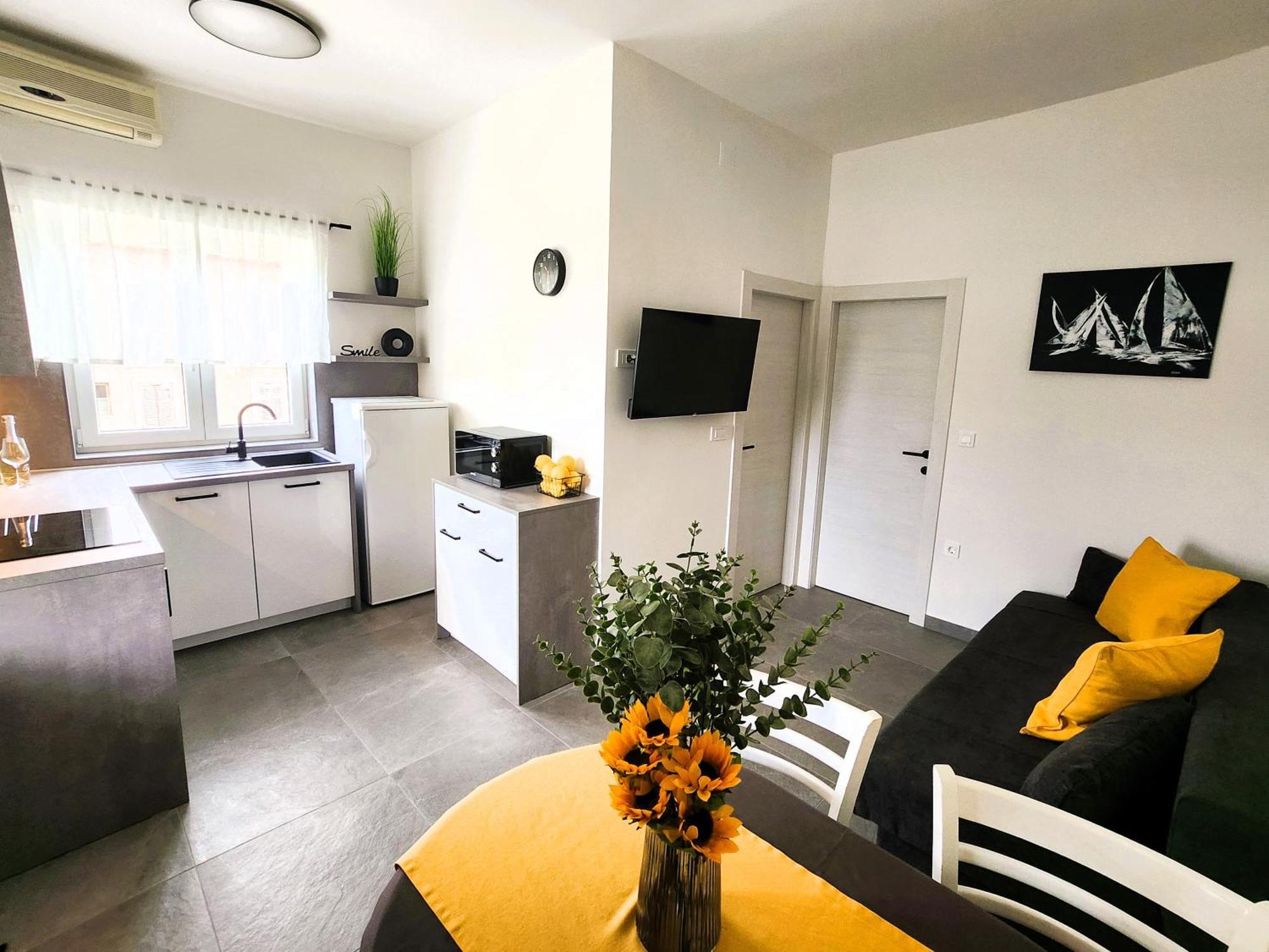 Apartments Maestral Малинска Экстерьер фото