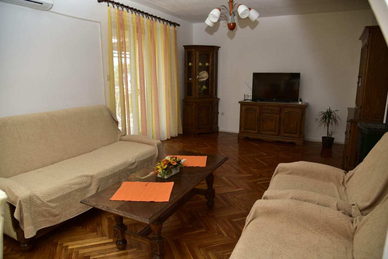 Apartments Maestral Малинска Экстерьер фото