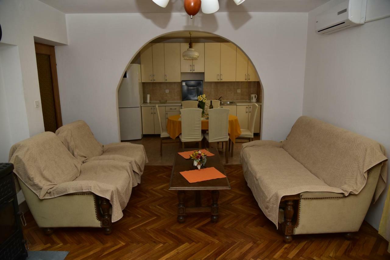 Apartments Maestral Малинска Экстерьер фото