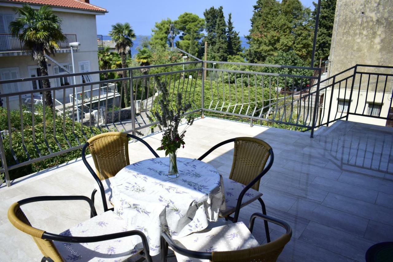Apartments Maestral Малинска Экстерьер фото
